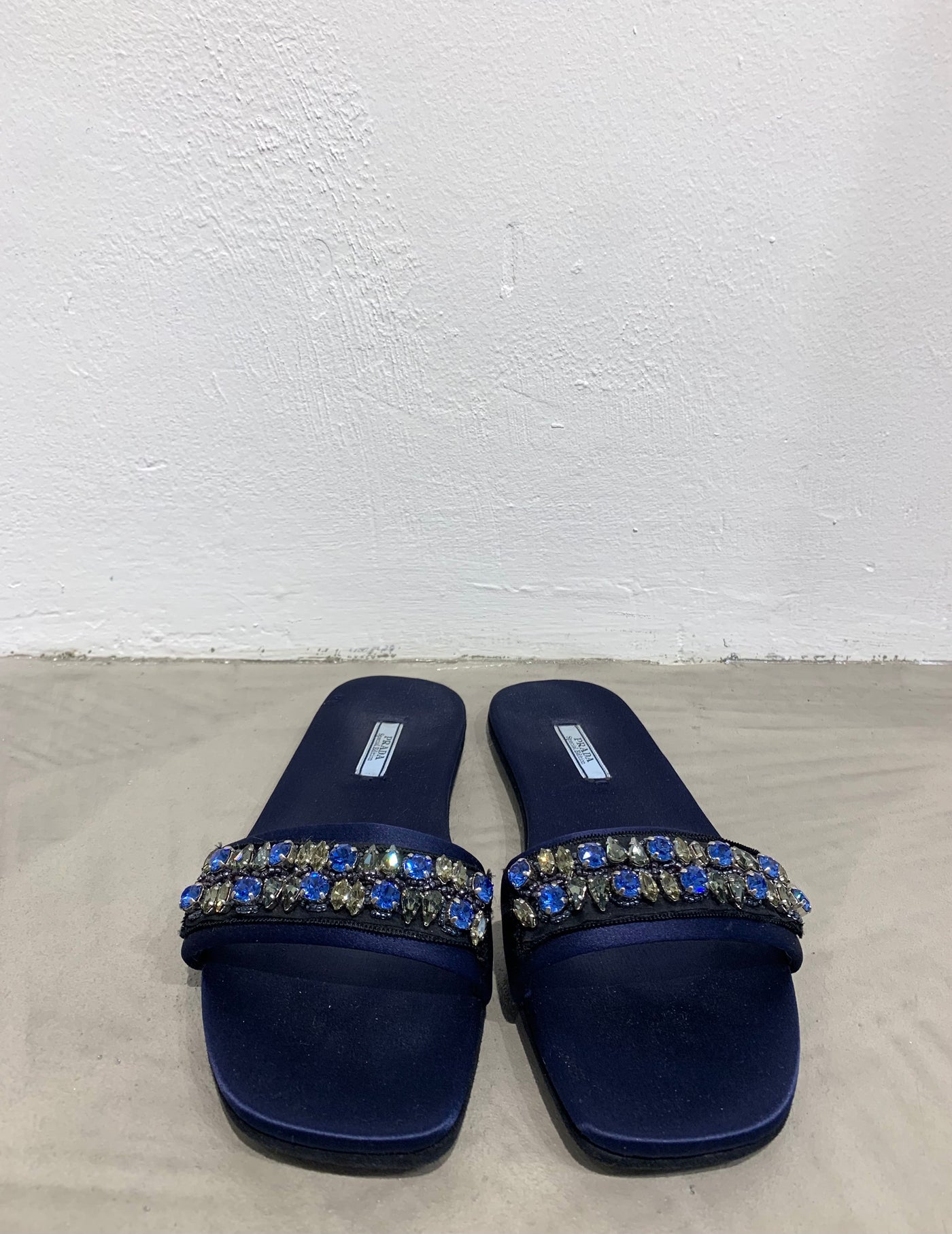 Beautiful & Chic Prada flats