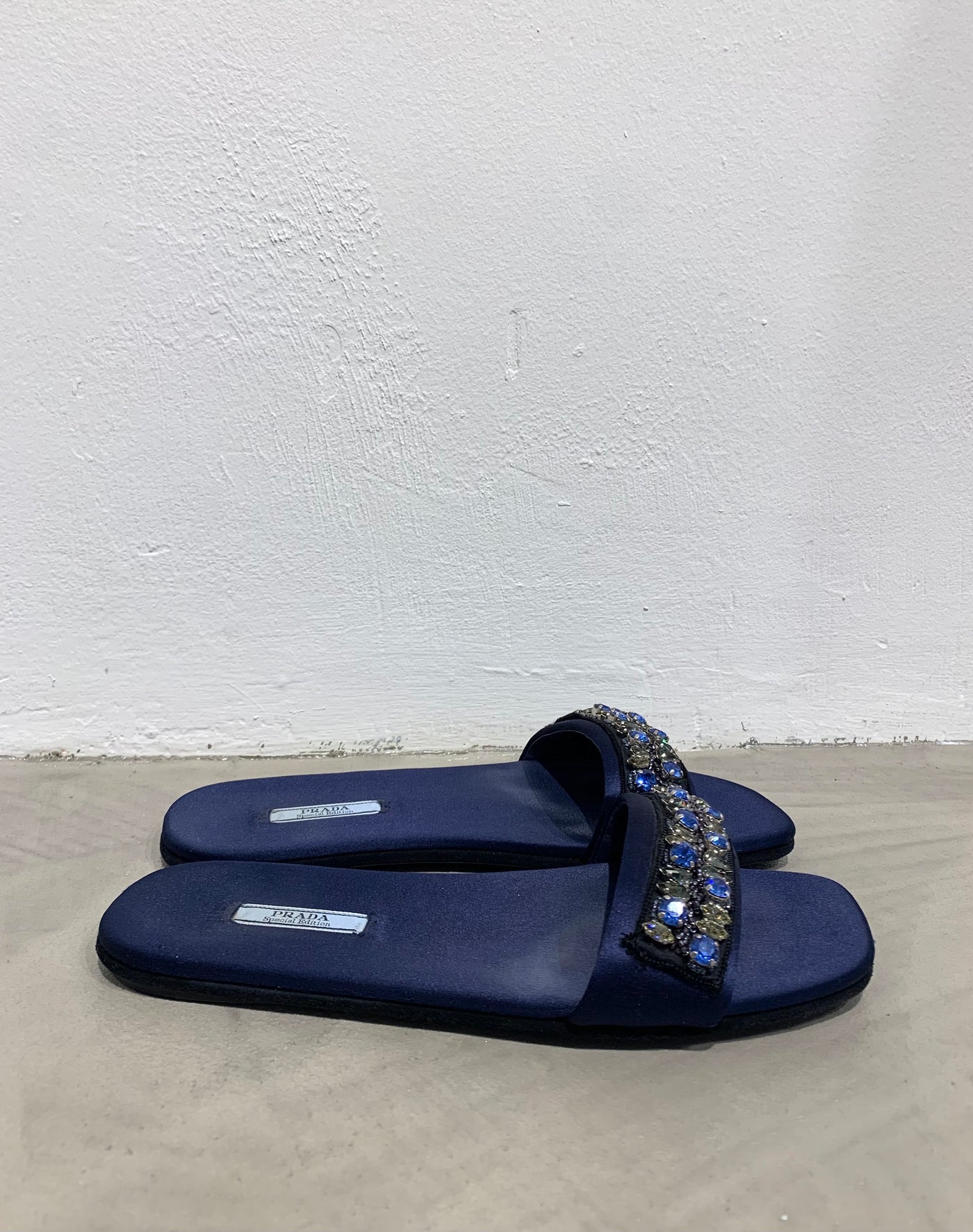 Beautiful & Chic Prada flats