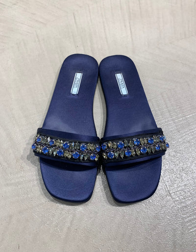 Beautiful & Chic Prada flats