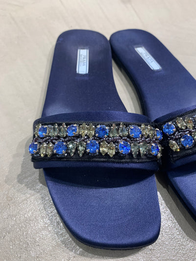 Beautiful & Chic Prada flats